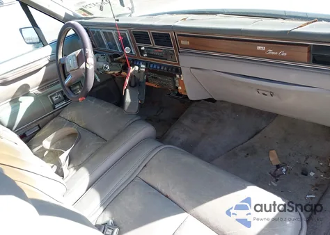 1988 Lincoln Town Car Cartier from USA, damaged, VIN 1LNBM83F3JY709144